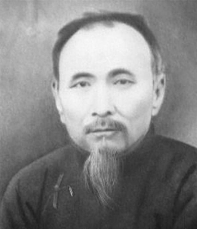 孙中山的贴身护卫被捕后，仅用两根鸡骨就从牢中逃脱，他究竟如何做到的？
1908年