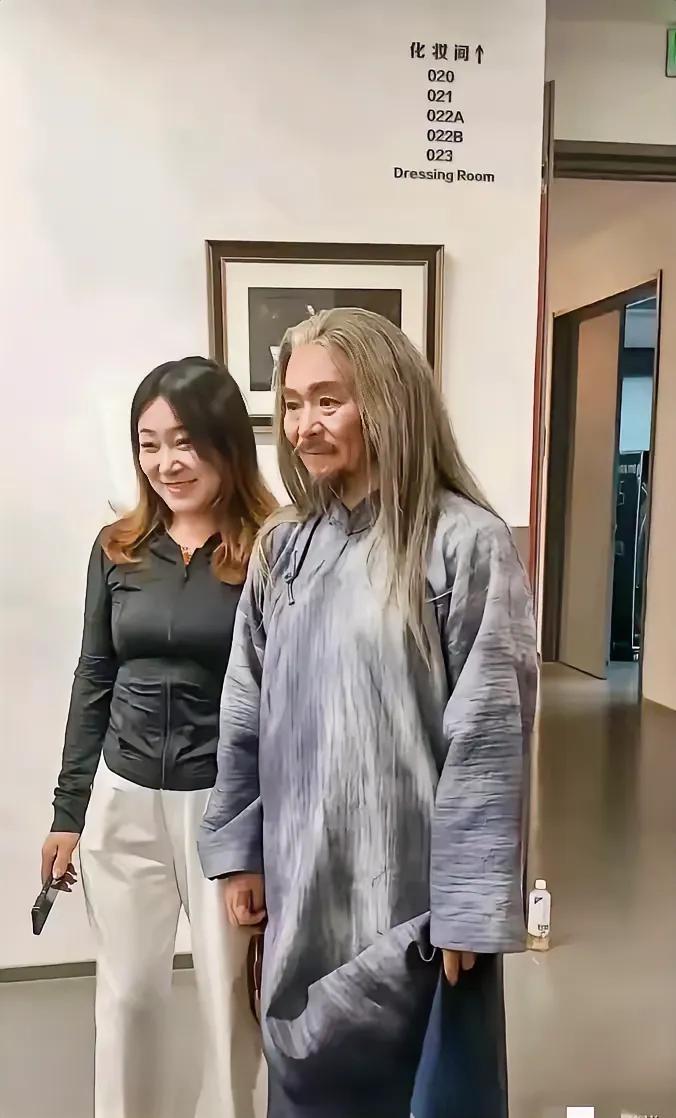 天津音乐学院院长王宏伟，简直是打破了常规，看上去就像是武当山的道长。
