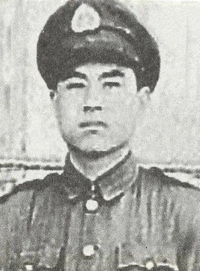 1943年，飞贼“赛狸猫”在北平街头被日本特务当众扇耳光，他一气之下，竟潜入冈村