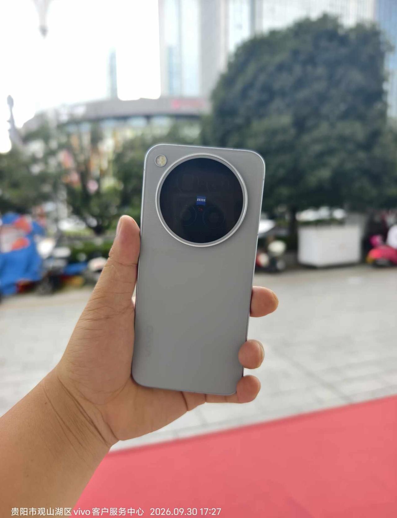 vivox500pro，小屏党的福音来了
很多人喜欢vivo拍照但是屏幕太大，x