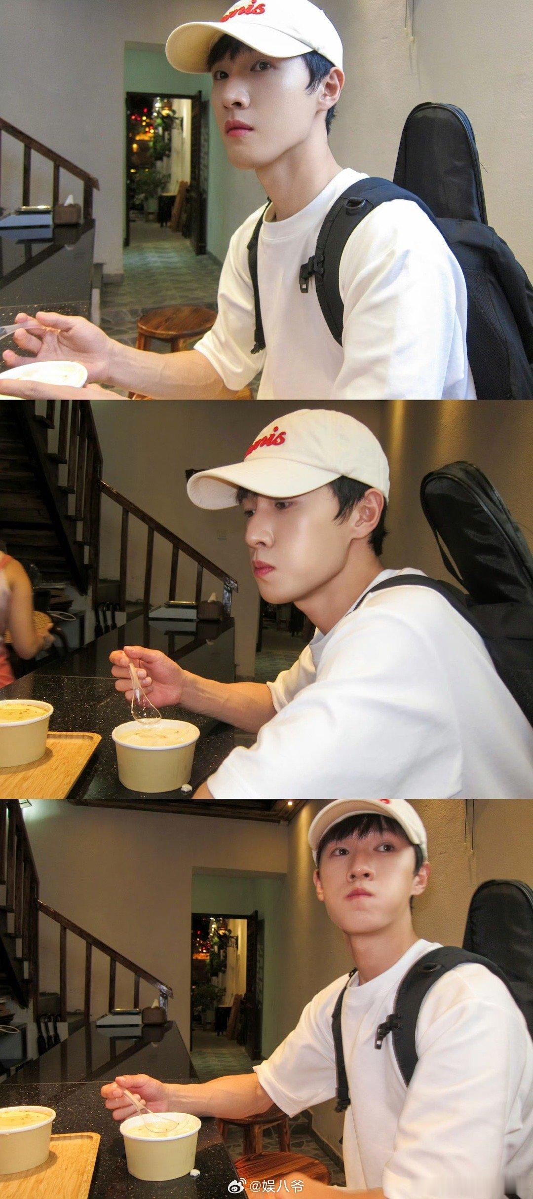 李昀锐lin[超话]  这个小林完全就是男大呀[期待] ​​​