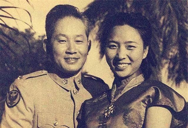 1951年的一天晚上，孙立人躺在床上，准备入睡，照例把床边的老婆搂在怀里。然而，