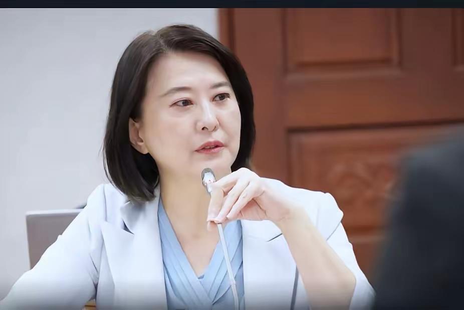 王鸿薇终于敢说出台湾的现实，王鸿薇在参加赵少康说节目中公开说：台湾是美国消耗大陆