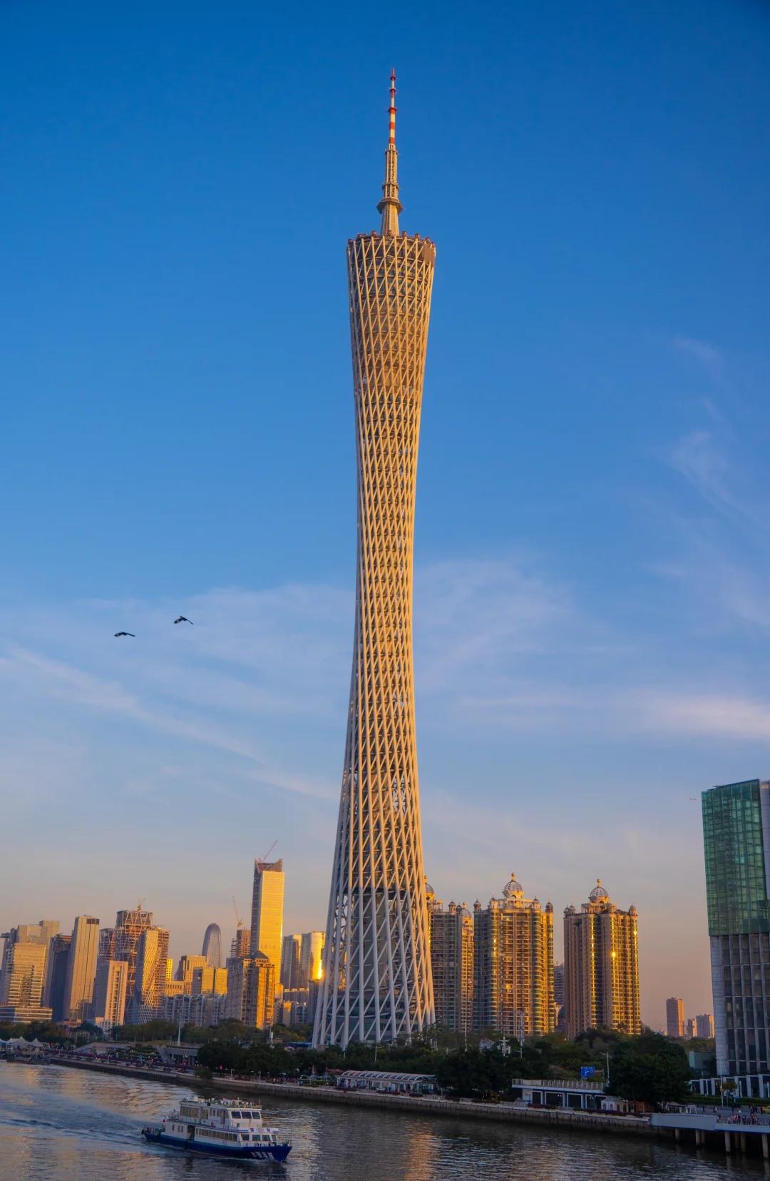 把广州塔拍成这样，谁敢信？
广州塔是广州的地标性建筑，来广州旅游的话，建议大家都