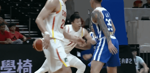 今天张镇麟终于打了一个硬气球，张镇麟之前面对日本男篮那样糟糕的表现完全就不是他自