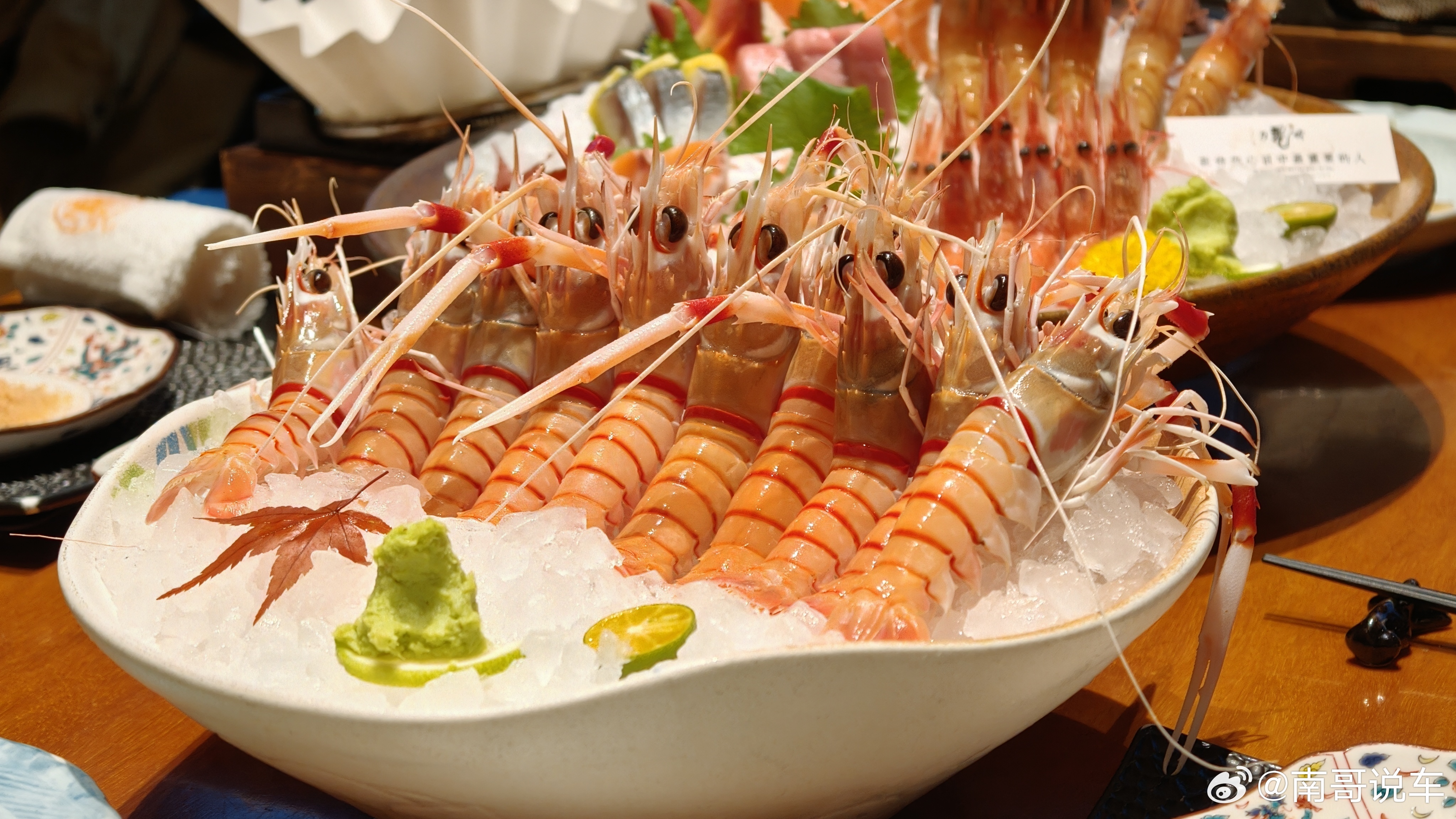 昨天这手机换了个屏，满血复活。摔了。。。多亏有碎屏险 