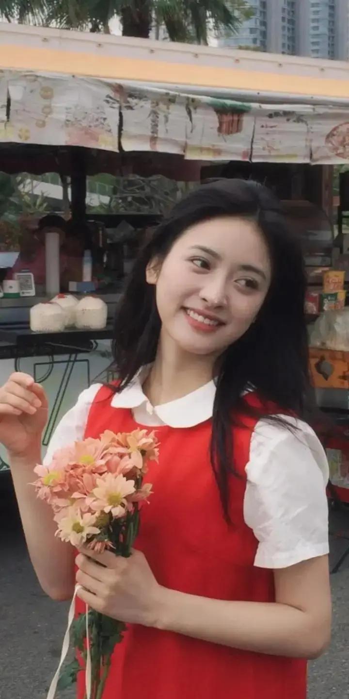 西装销量腰斩，你衣柜还留着它吗？
 
去年海澜之家关掉了40%的西装产线，老板亲