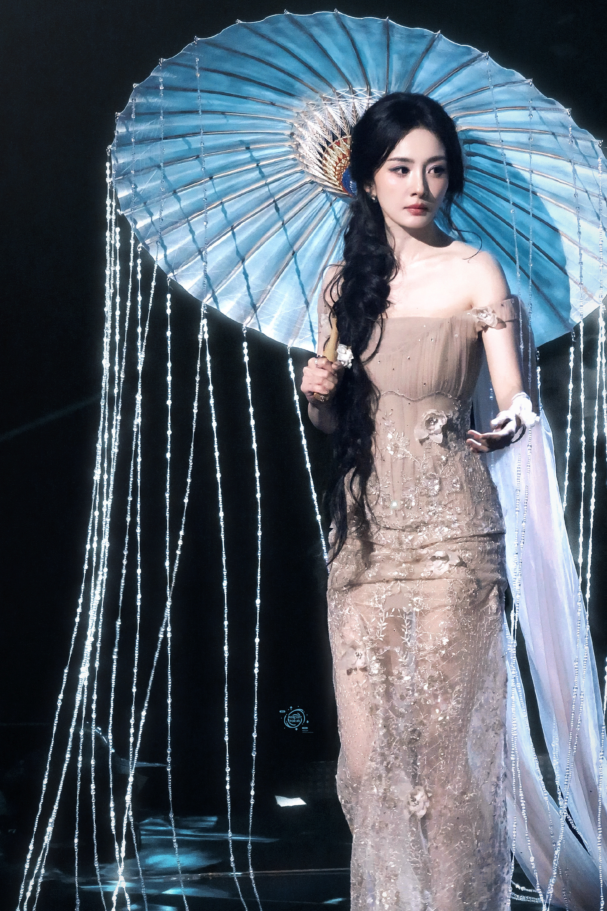 杨幂合照杨幂促成钎九同框杨幂邓超周深大合唱后热聊杨幂回复九尾还没有原谅我吗杨幂 