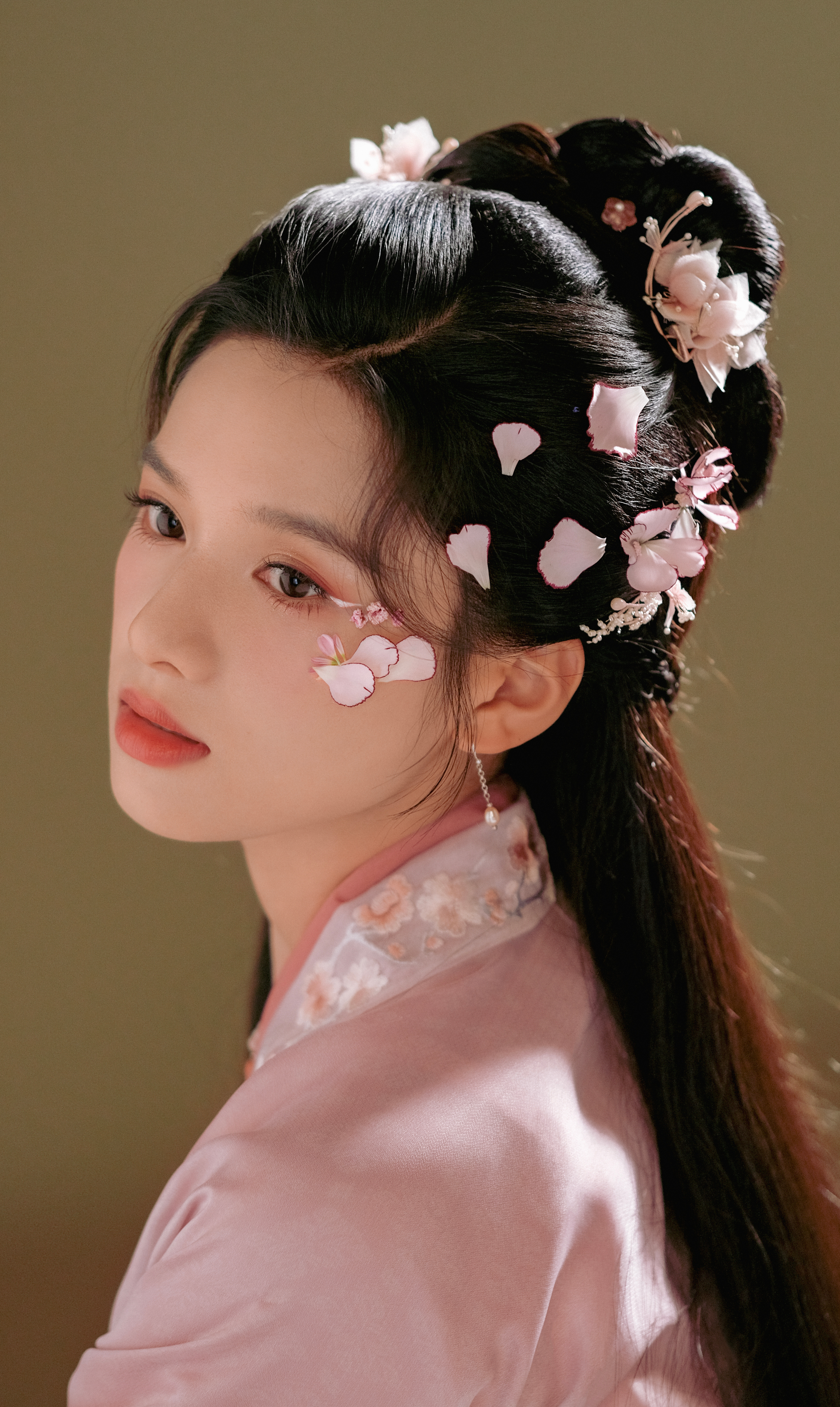 张婧仪头像，古风悠悠粉黛花衣，一眼万年 ​​​