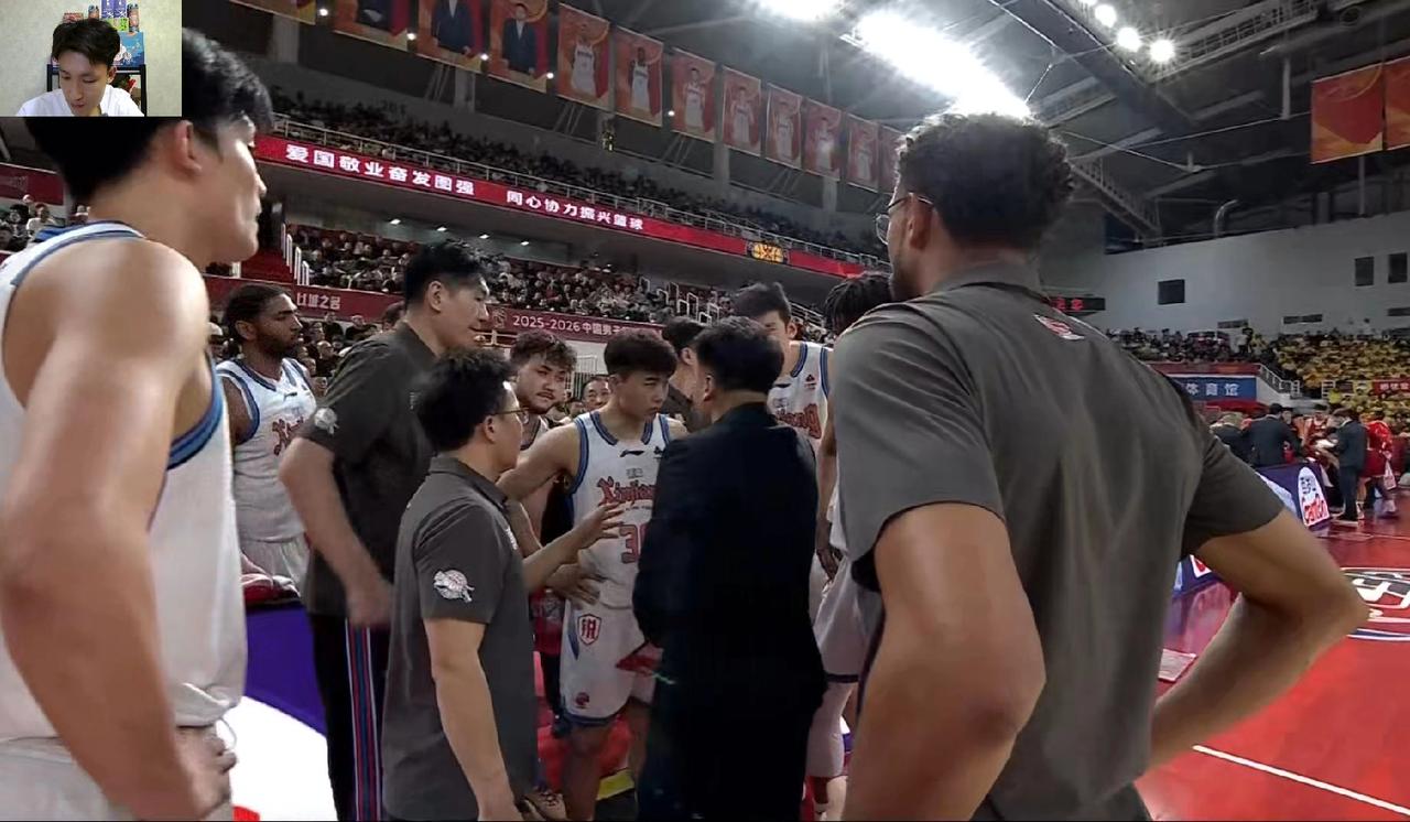 说实话，新疆男篮虽然昨晚客败山西队！但我认为新疆队打的已经足够好了！
为什么这么