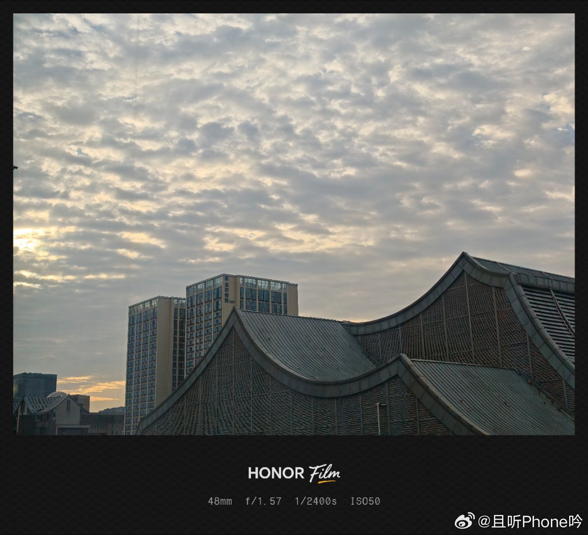 早啊～早起赶飞机的一天10 月又要开启发布会模式了[抱一抱][抱一抱] ​​​