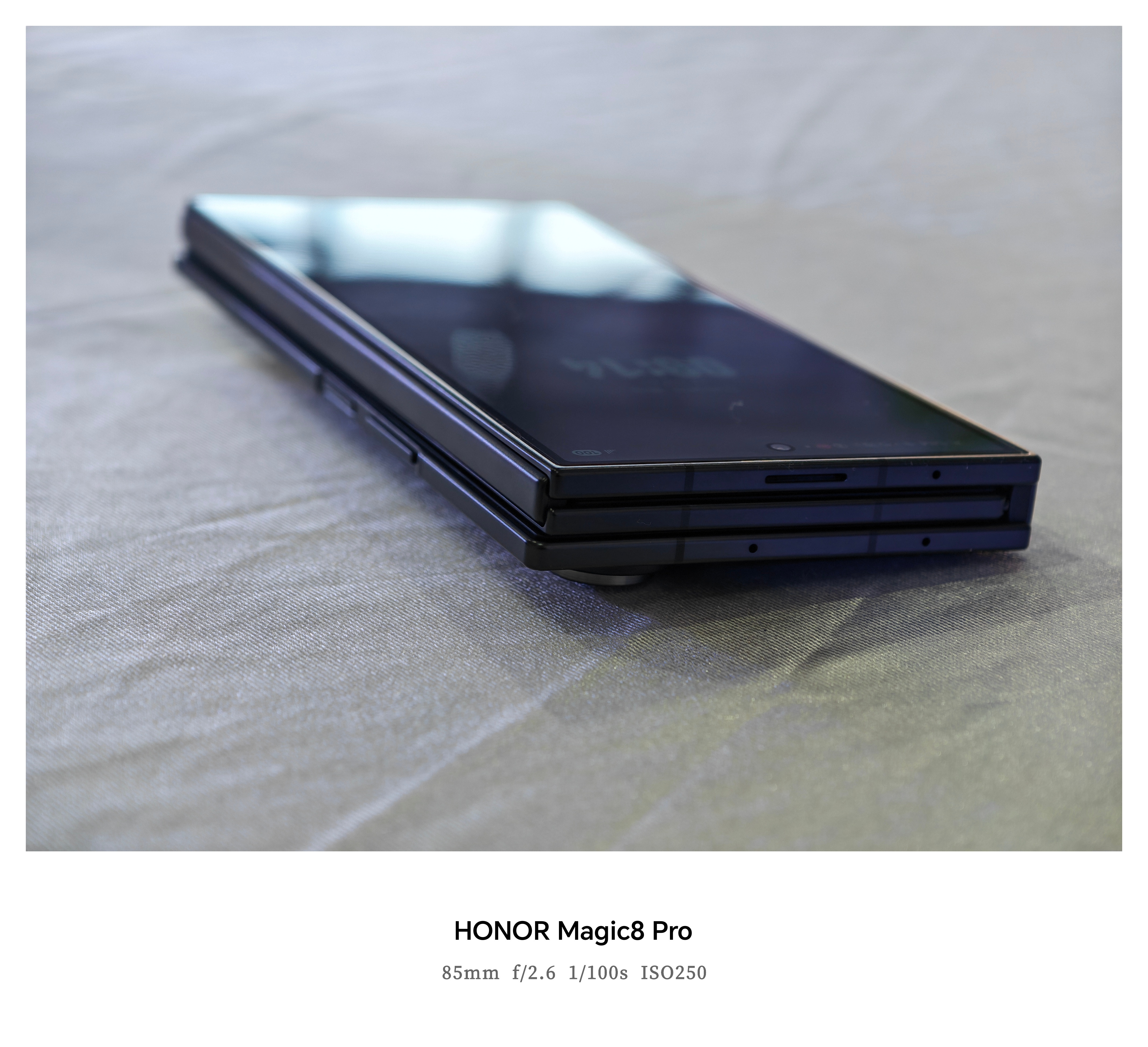 上手了一下三星的三折叠质感很好，也很高级。但如果能把机身边缘做的稍微圆润一些，体