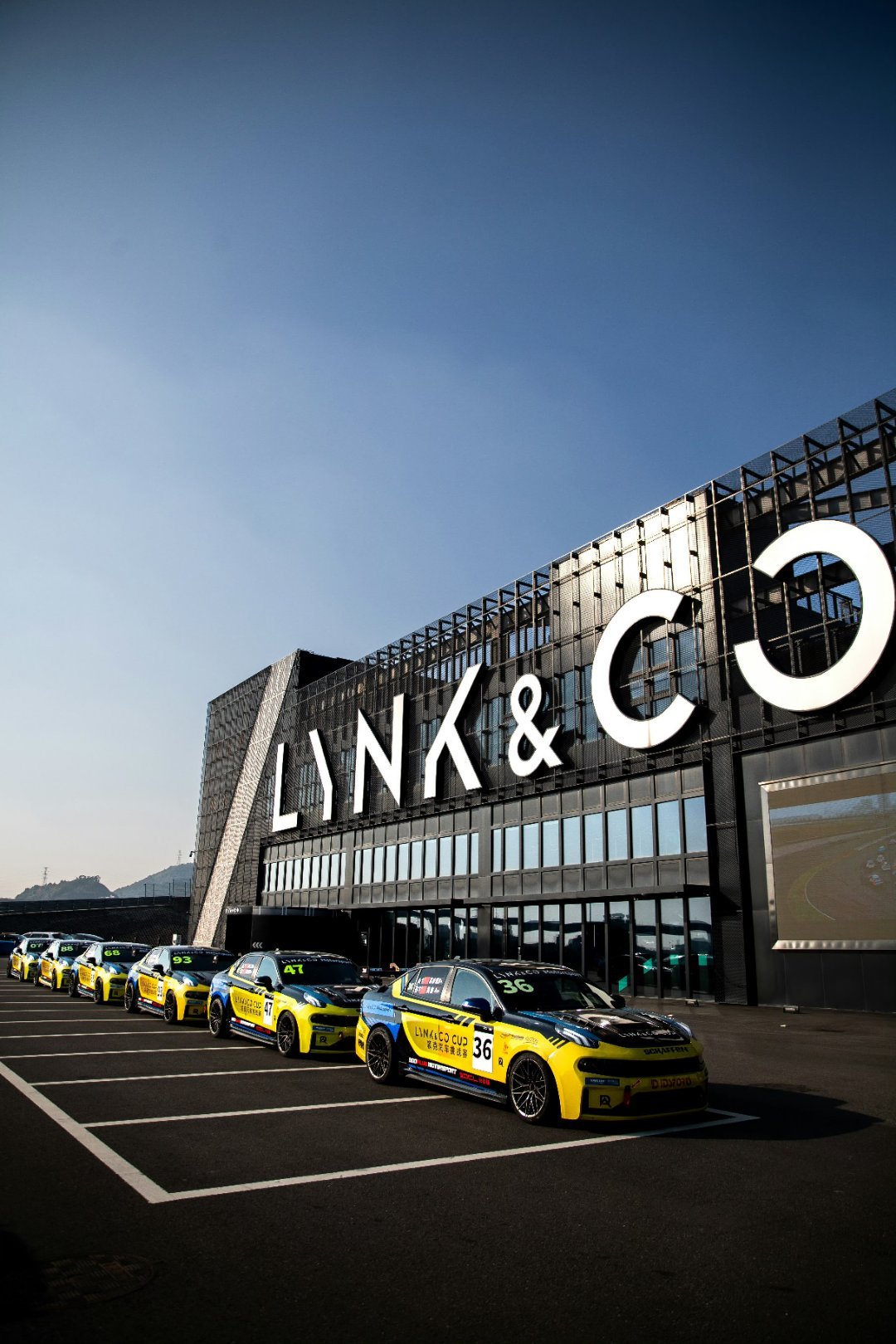 我为啥玩赛车选择了领克的体系，赛照领克拿的，入门比赛在领克杯跑的，进阶比赛ctc