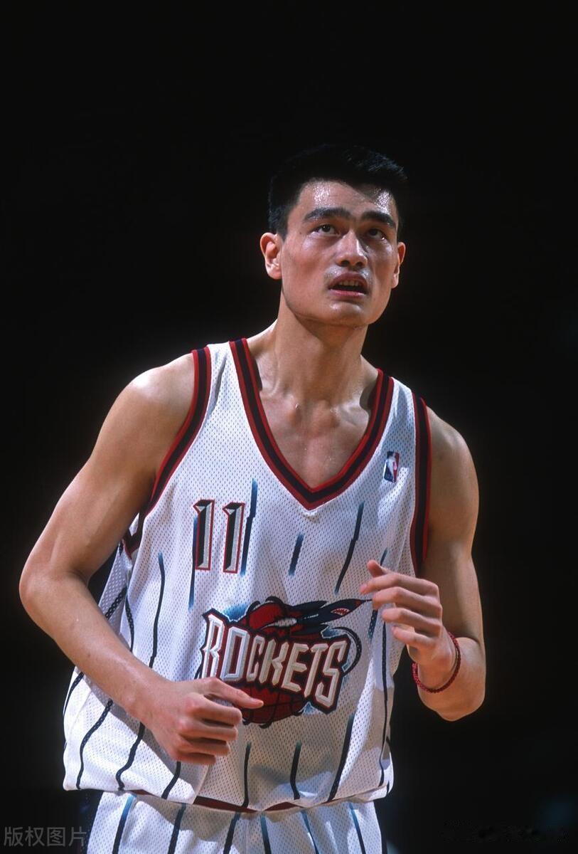 微博曝光！姚明被媒体人举报，你赞同吗？
知名媒体人
