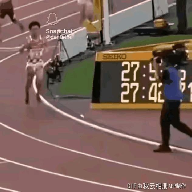 摄影师的敬业影响了运动员的成绩，这个比赛结果的账怎么算？