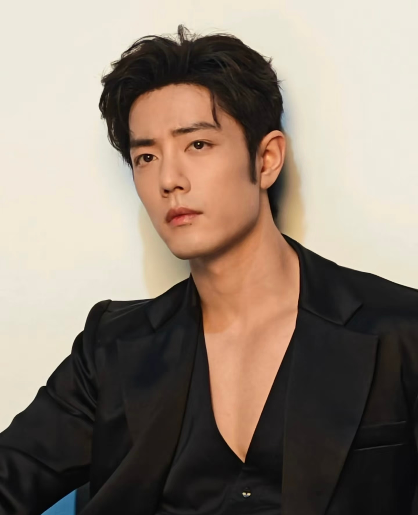 被肖战的胸肌勾引到了啊啊啊啊！悲悯的神and 大胸肌，斯哈斯哈肖战花絮照