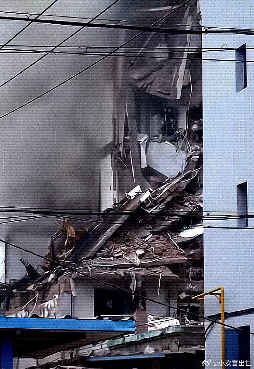 居民区突发爆炸，具体原因不明 