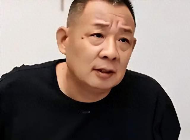 吃相难看，于东来公布招聘新规才1天，糟心事出现，刘强东说对了