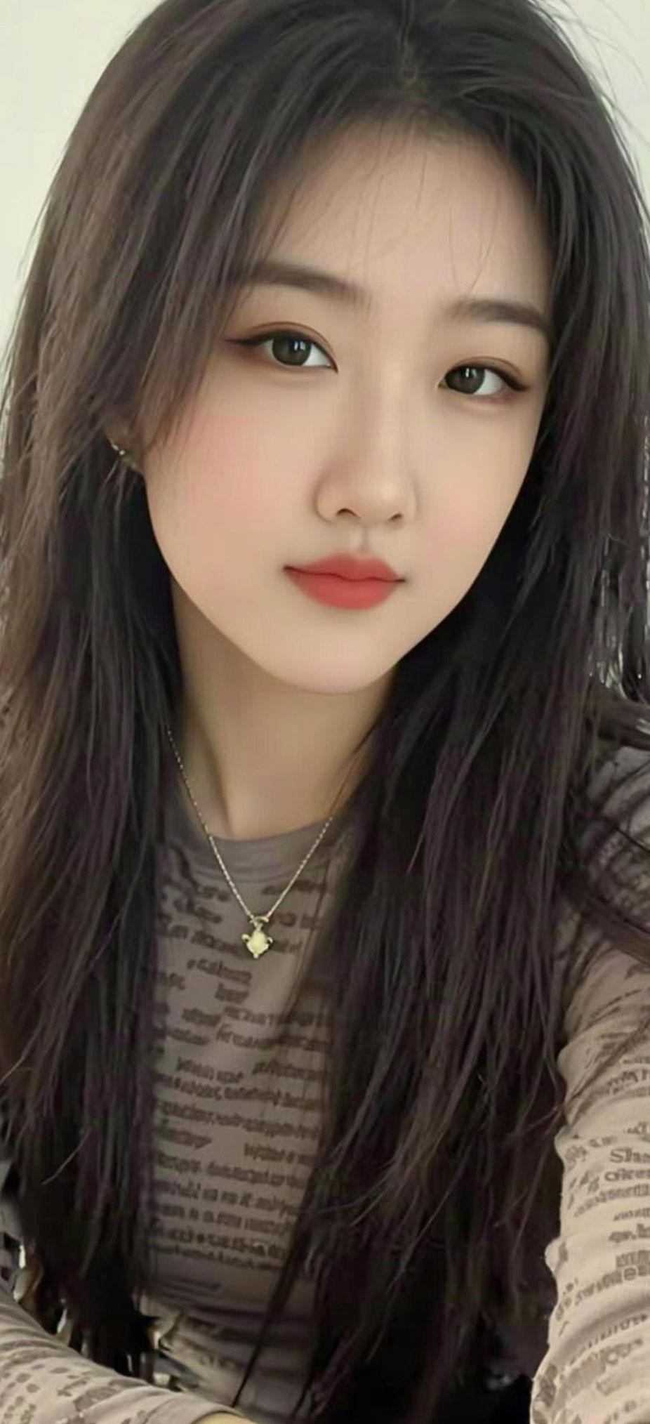 AI温婉长发佳人