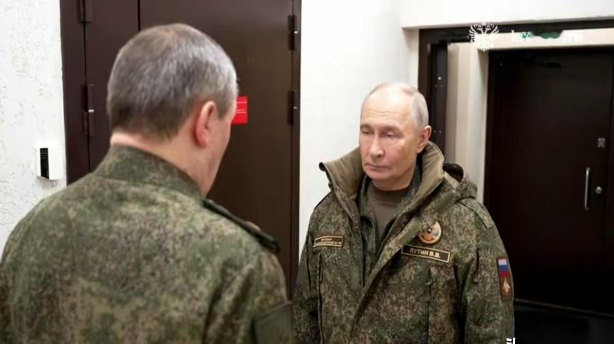 网友调侃：
“我们占领了！”
——假的。
“那……那我们又占领另一个地方了！”