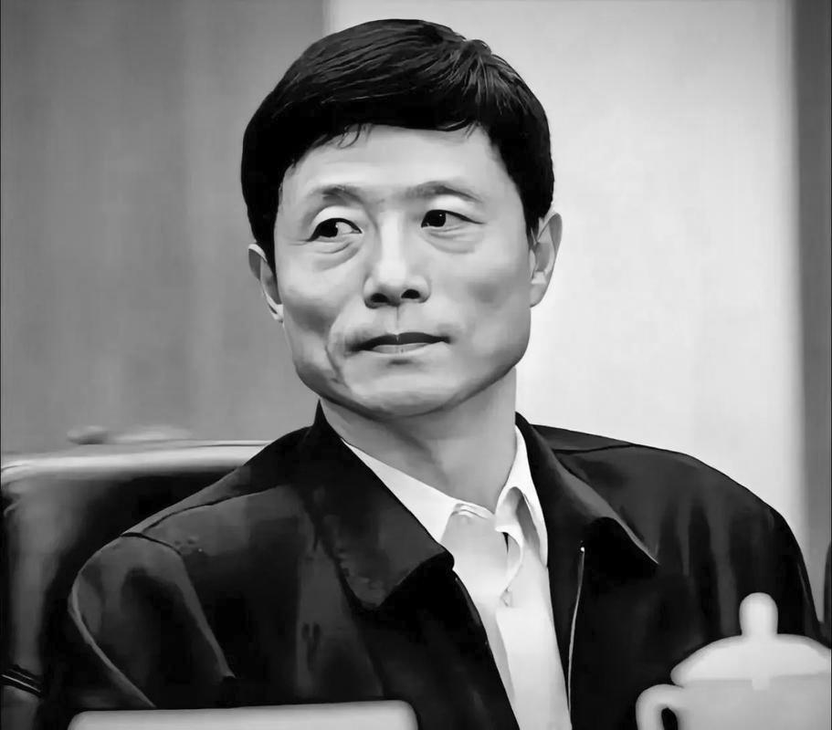 艾跃进同志逝世十周年，一束白菊寄深情，风骨长存励后人
 
艾跃进同志逝世10周年