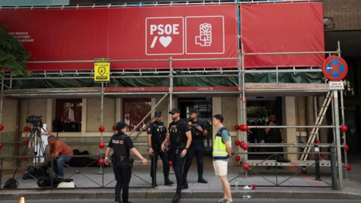 【西班牙首相在警方突袭政党总部涉嫌受贿后，表示“将予以合作”】据印媒报道，当地时