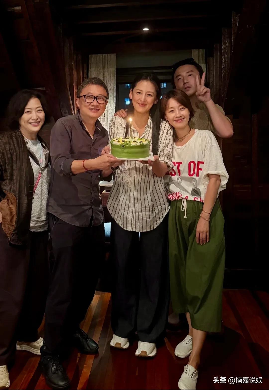 《我的前半生》播出快十年了，“罗子君和陈俊生”团聚！
雷佳音，马伊琍和许娣，罕见