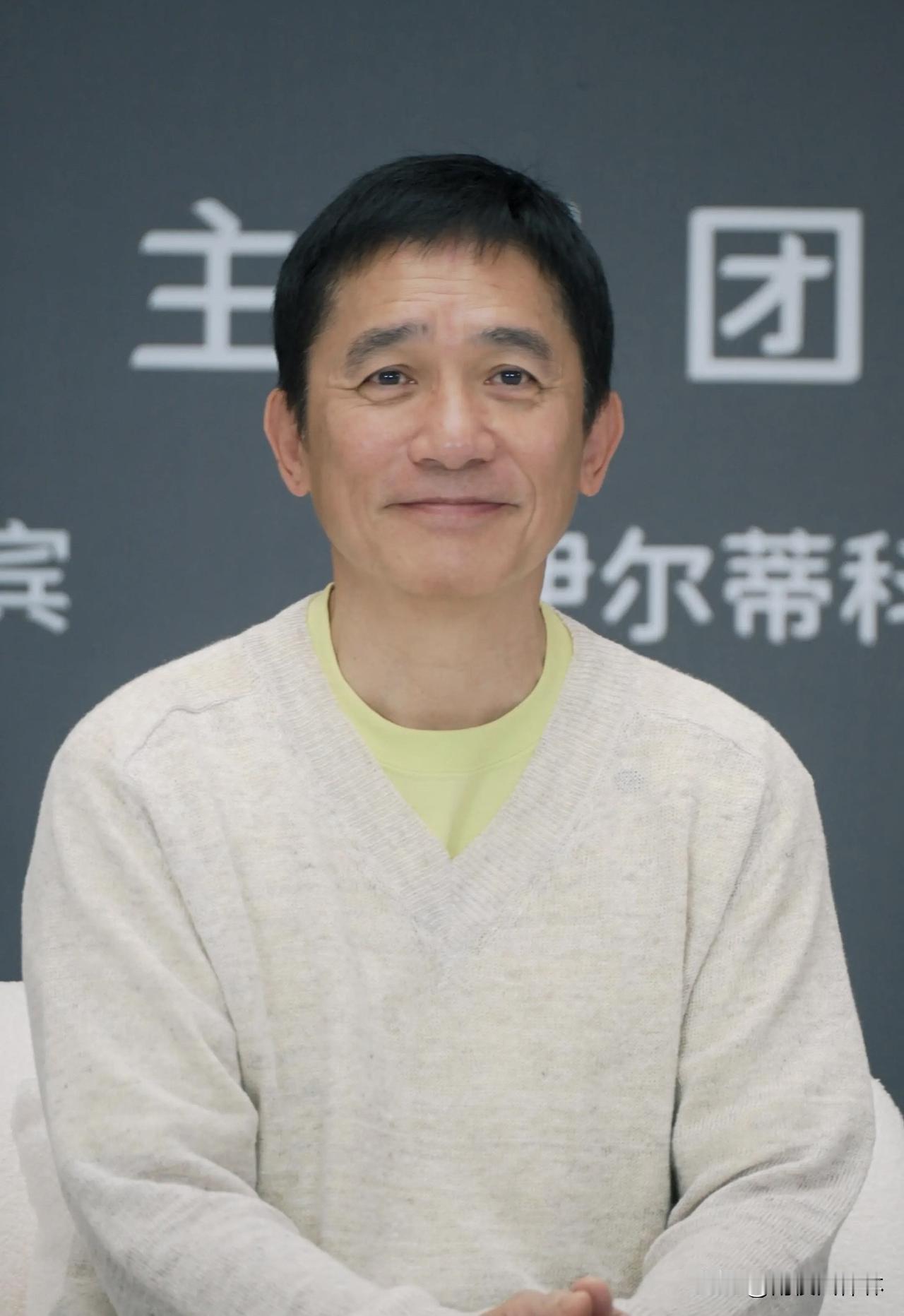 从苏州到香港，
他们的爱情藏着成年人最稀缺的东西，
好的婚姻，不需要时刻同框。