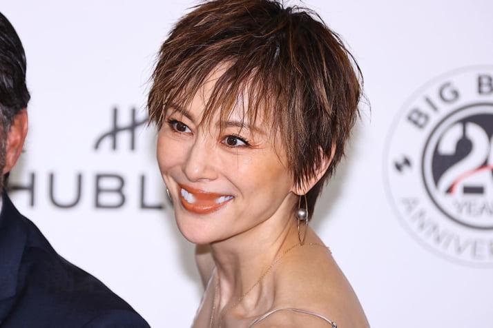 米仓凉子的违法药物事件也是非常有戏剧性了，之前只是知道她被免予起诉，结果原因却这