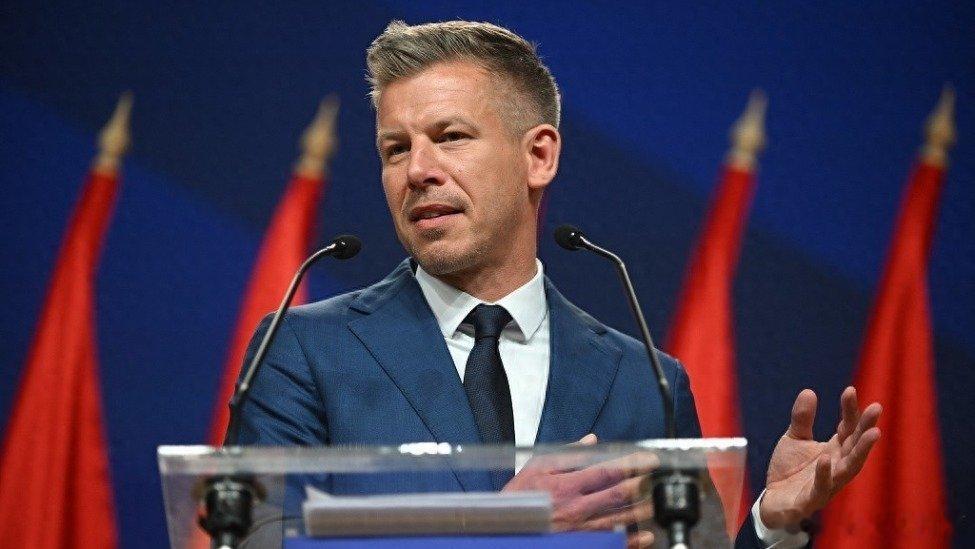 凤凰新闻【匈牙利候任总理：内塔尼亚胡若入境必将被捕】据凤凰卫视报道，匈牙利候任总