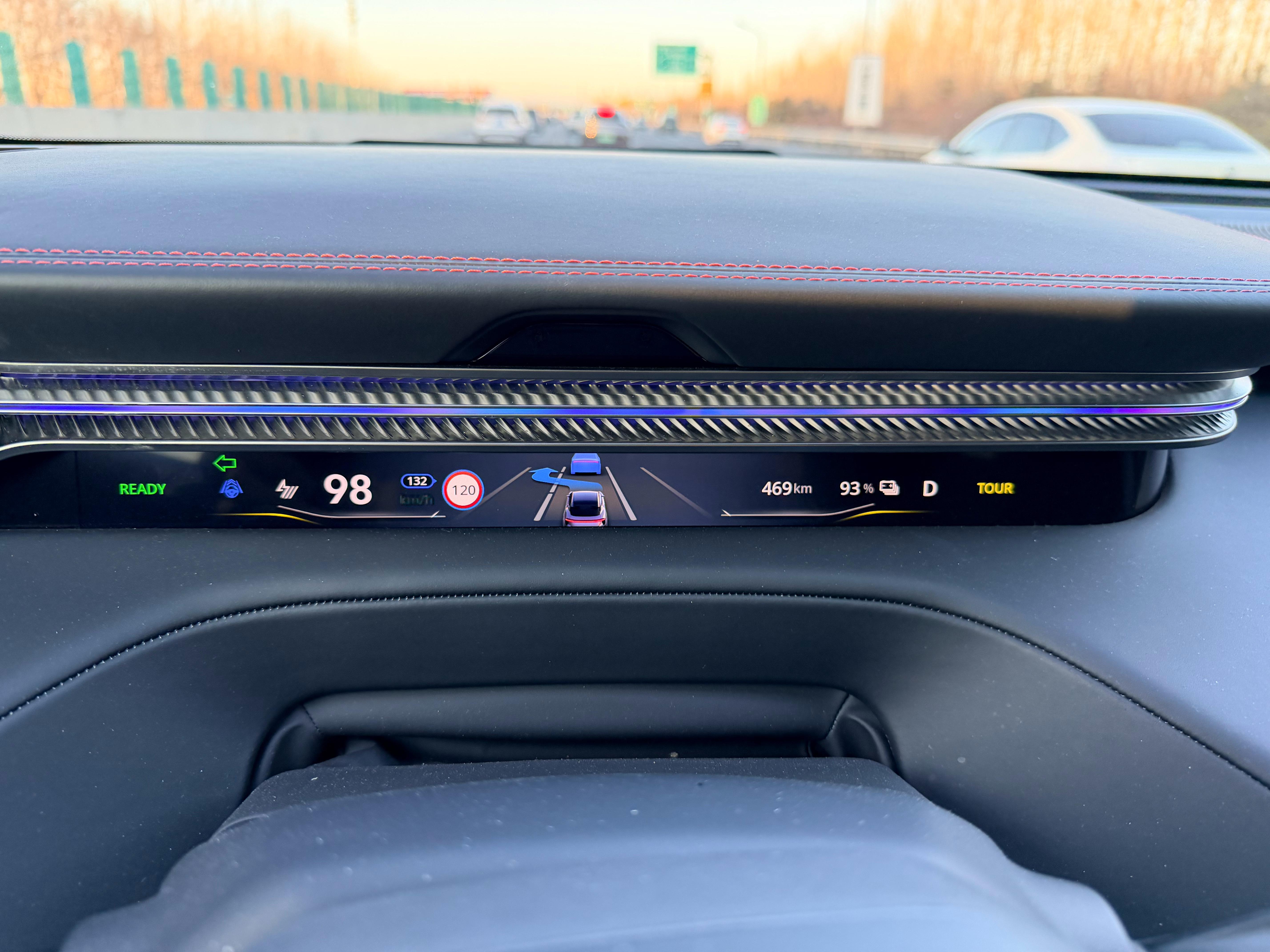 Eletre 新款这套辅助驾驶系统好用的👍选择了效率的风格，变道咔咔快，有空就