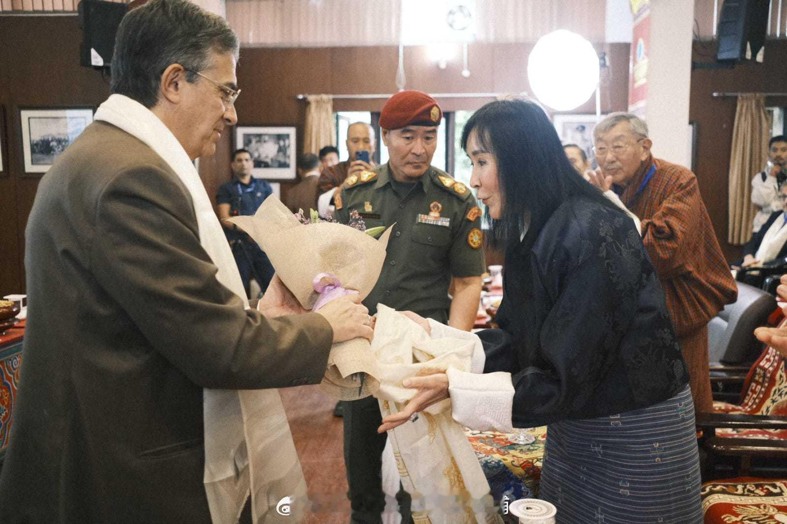 王室王室不丹王室 2026年4月12日，县长四姑出席一个法国女冒险家的生平研讨会