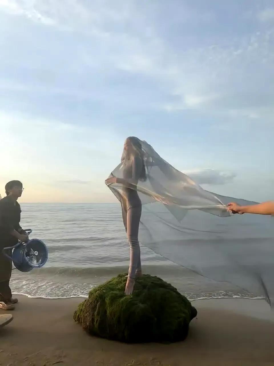 舒淇，
都快50岁了，
你相信吗?