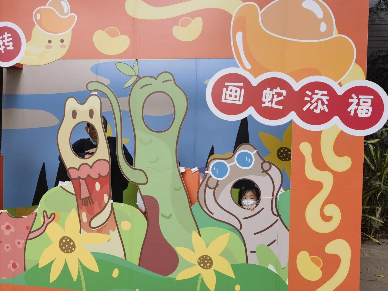 上联∶古有快马送信，请对下联今有直播带货。