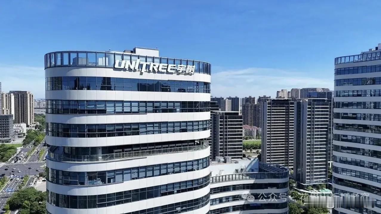 宇树上市以后应该会有两点大动作。

第一，补齐工业场景的短板。这也是宇树在202