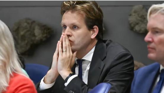 中方终于出手了，

12 月 17 日，中方正式发布最终裁定：从即日起，对原产于