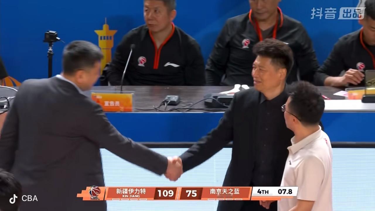 主场赢得大胜！这是新疆飞虎男篮这个赛季赢得最多比分的一场胜利✌️！赢了34分。