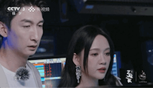 陈乔恩在澳门改行干上灯光师了 陈乔恩澳门解锁隐藏技能，在央视综艺里沉浸式体验水舞