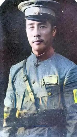 韩复榘被蒋介石处决次日，郑洞国奉命带队查抄府邸，推门瞬间当场怔住

1938年1