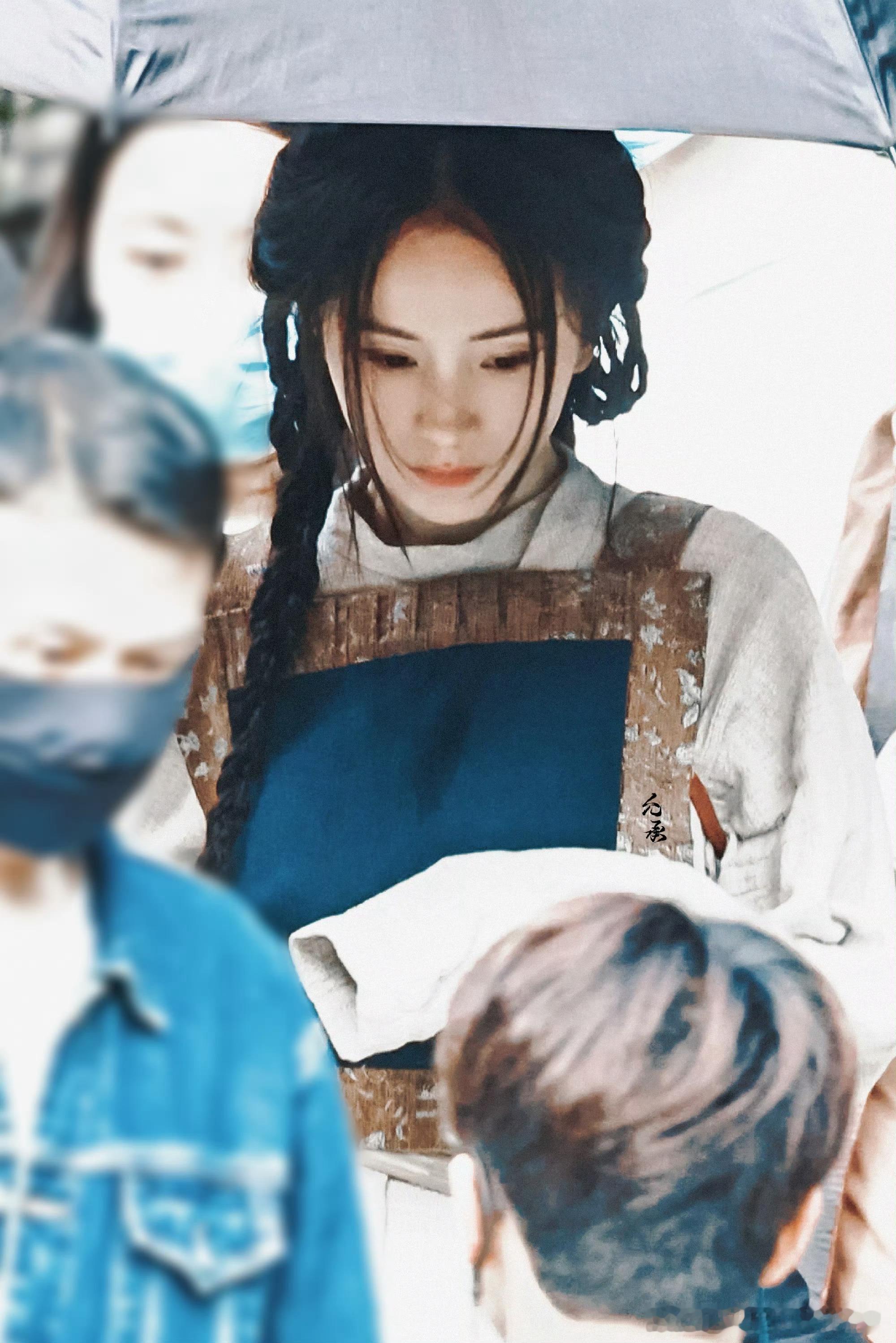 杨幂《江山大同》冯湮儿路透，有一种脆弱但又坚韧的美 