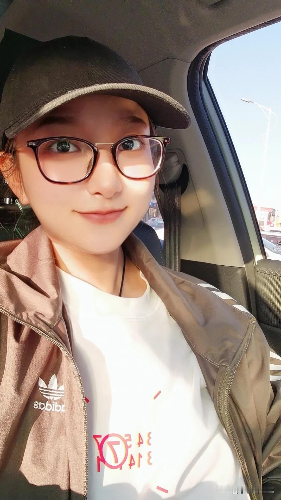 终于理解结过婚的朋友所说的“累”了[捂脸]
准备婚礼真的是个大工程，需要考虑的事
