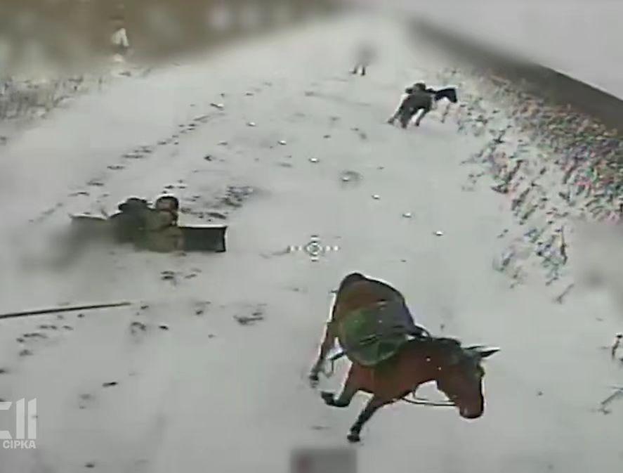 太狠了，暴风雪天气，俄军骑兵发动进攻！俄军骑兵行动安静，没有电磁信号，适合隐蔽突