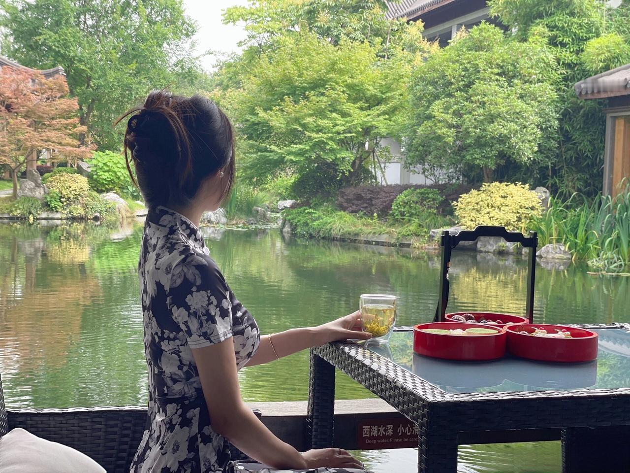 上热门 十亿流量扶持计划 御姐 美女 穿搭