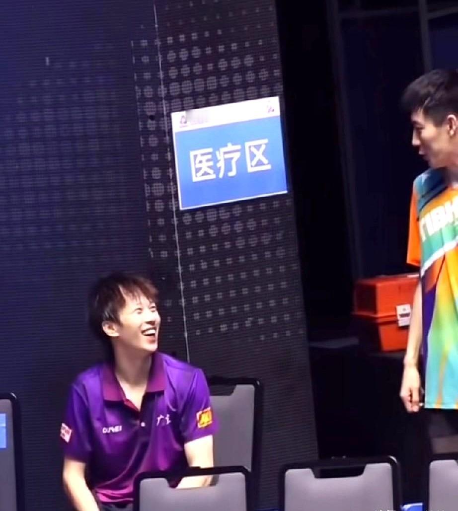 球砸眼还赢球，这哥们真硬！

2023全锦赛1/8决赛，林高远世界第7对第32的