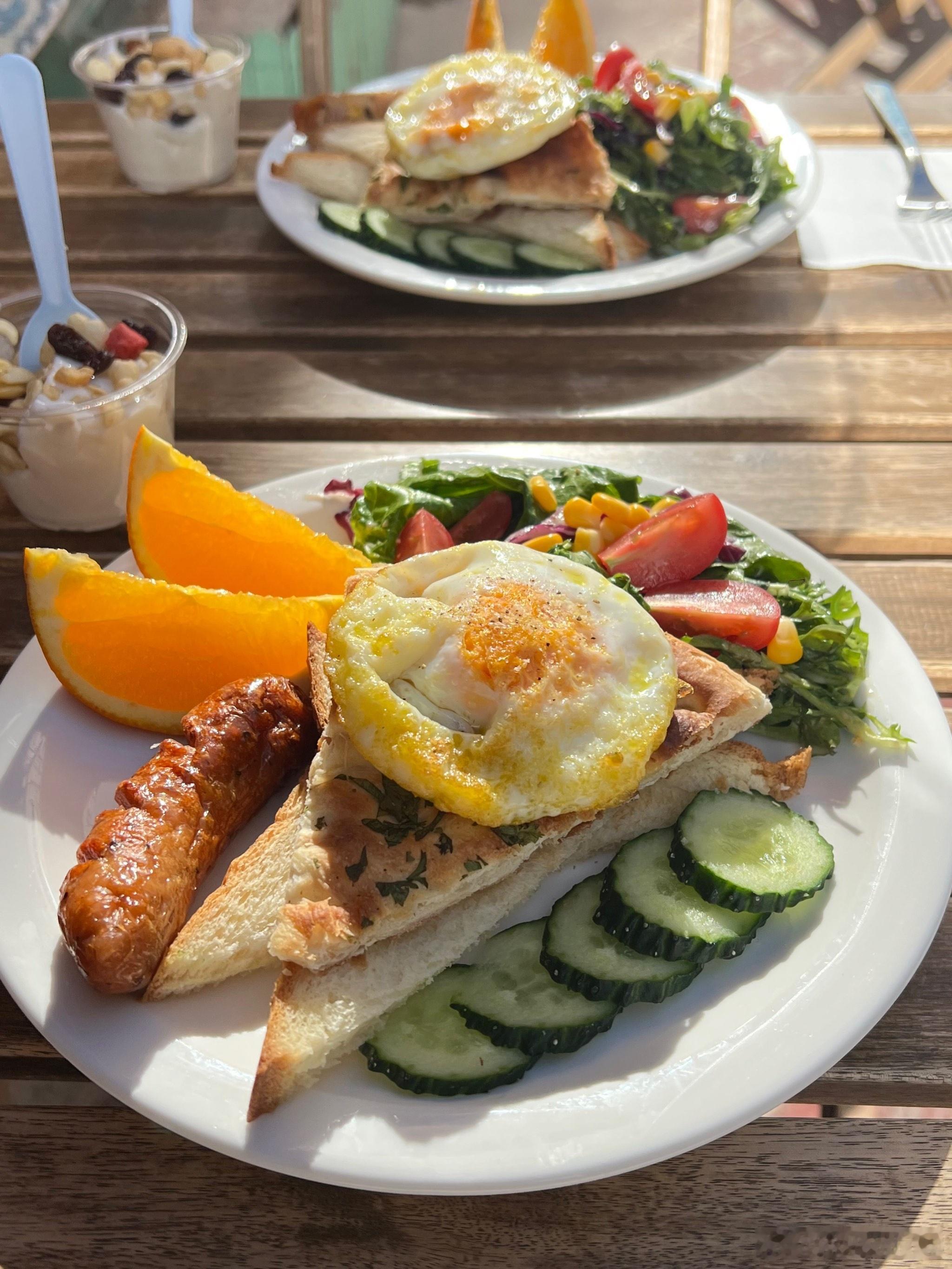 建议早餐要吃够4类食物只要早上吃早饭吃啥其实都无所谓，只不过清淡一点会更好，大家