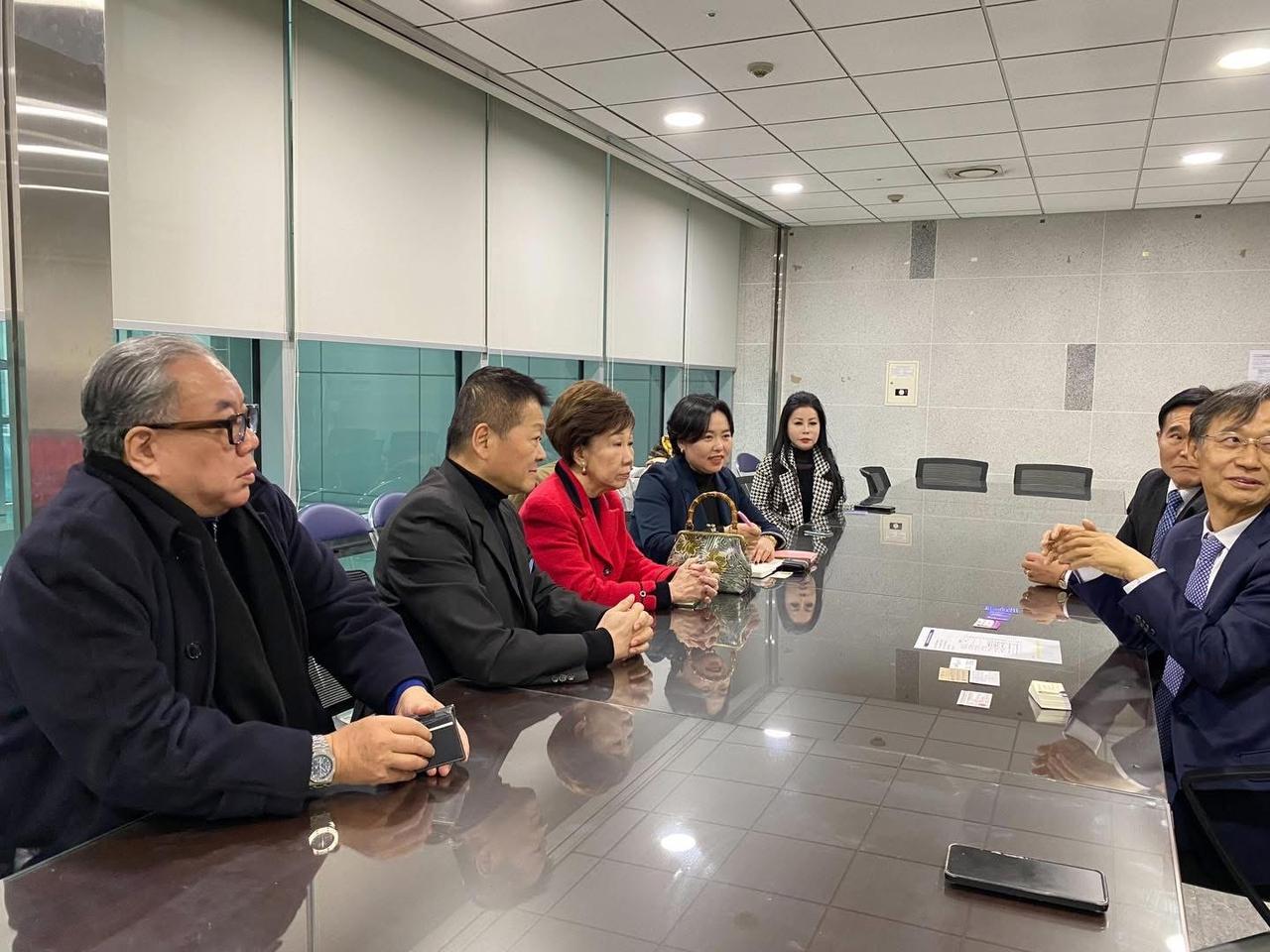 吕秀莲窜访韩国叫嚣：台韩是友好“国家”

台湾地区前副领导人吕秀莲于12月18日