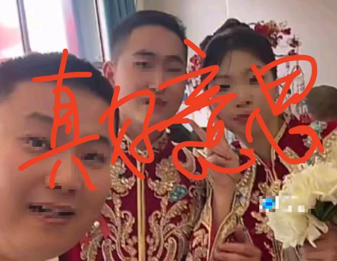 宾利车主高速救场新人系摆拍，不是摆拍就怪了，哪有那么巧合的事？哪个婚庆公司敢把新