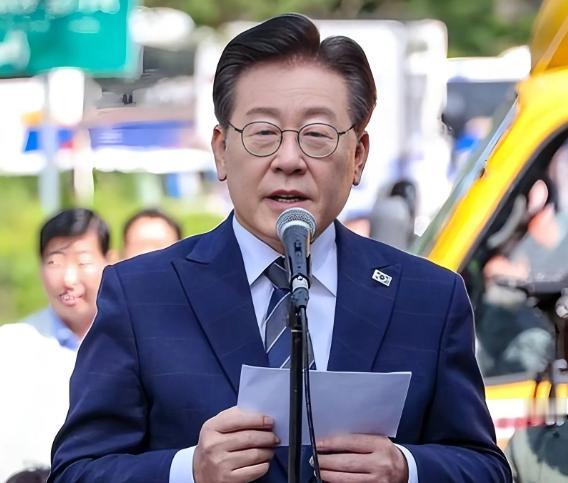 当有外媒追问韩国总统李在明：如果中方在台湾问题上采取武力，韩国会不会介入，李在明