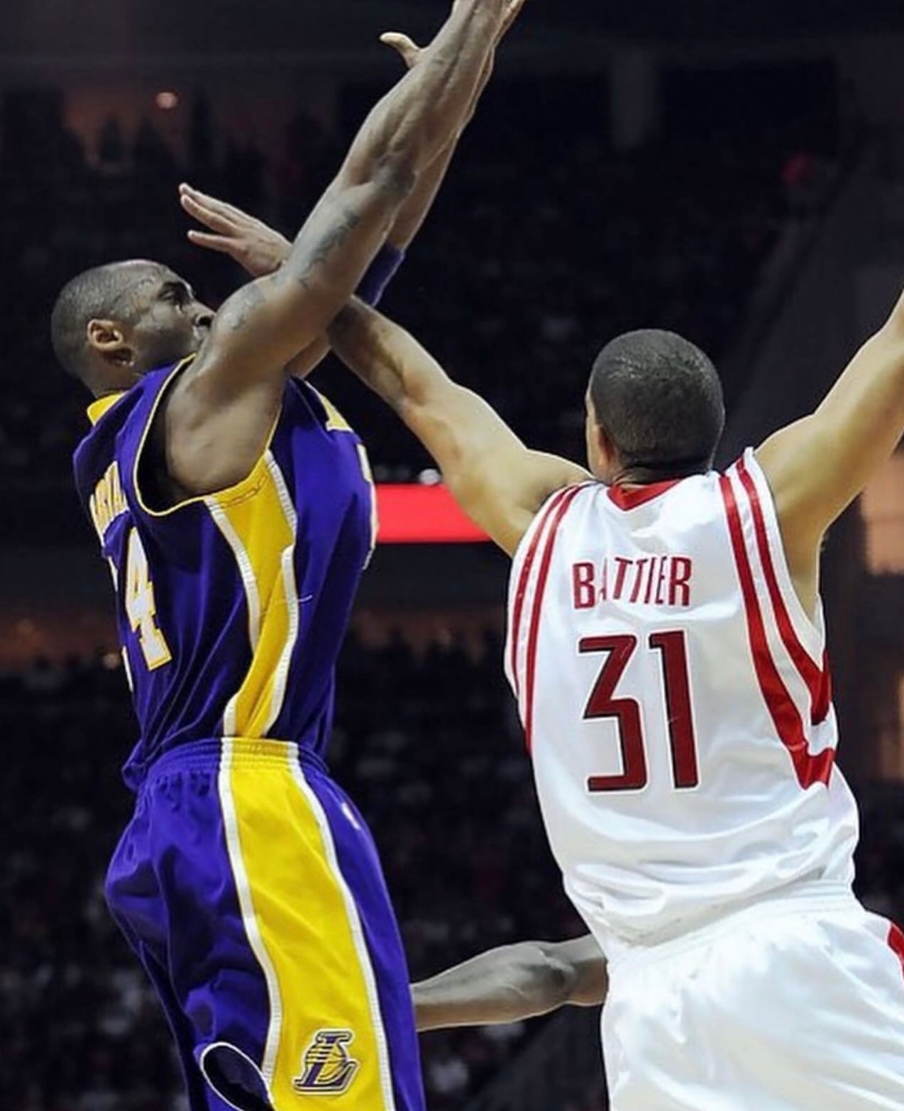 当年肖恩-巴蒂尔蒙眼防守科比真是一绝！ 