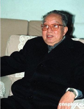 毛主席曾说过，华国锋是他见过的最老实的人。可令人意外的是，这个老实人在毛主席去世